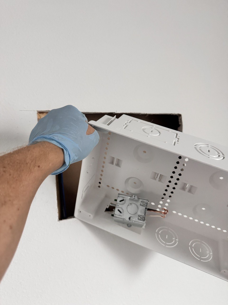 Electrical junction box installation